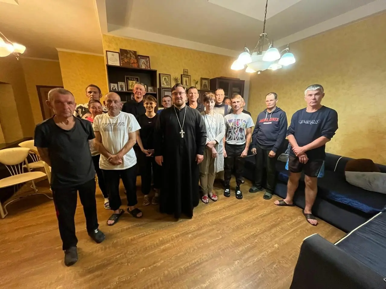 Собрание с батюшкой в Краснодаре: как в «Нерабочем доме» говорили об искушениях