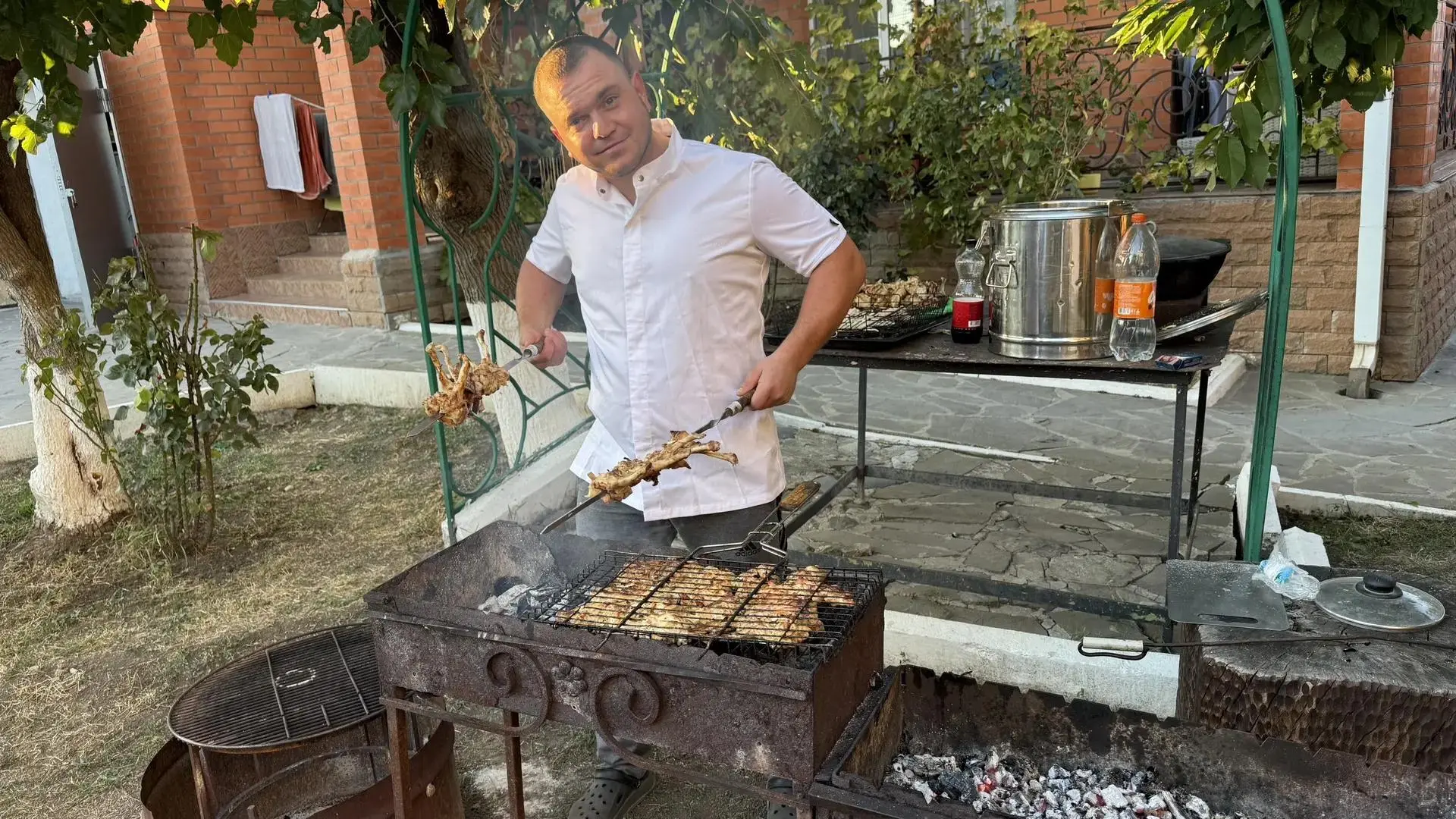 Воскресный выходной: мясо на мангале от Максима